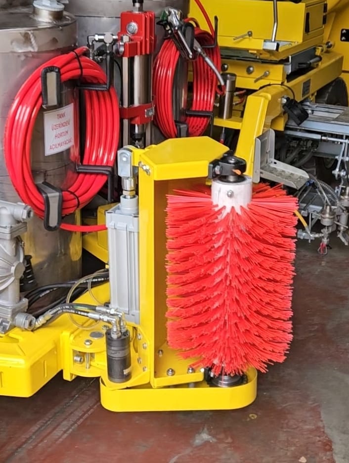 Yol Çizgi Süpürgesi